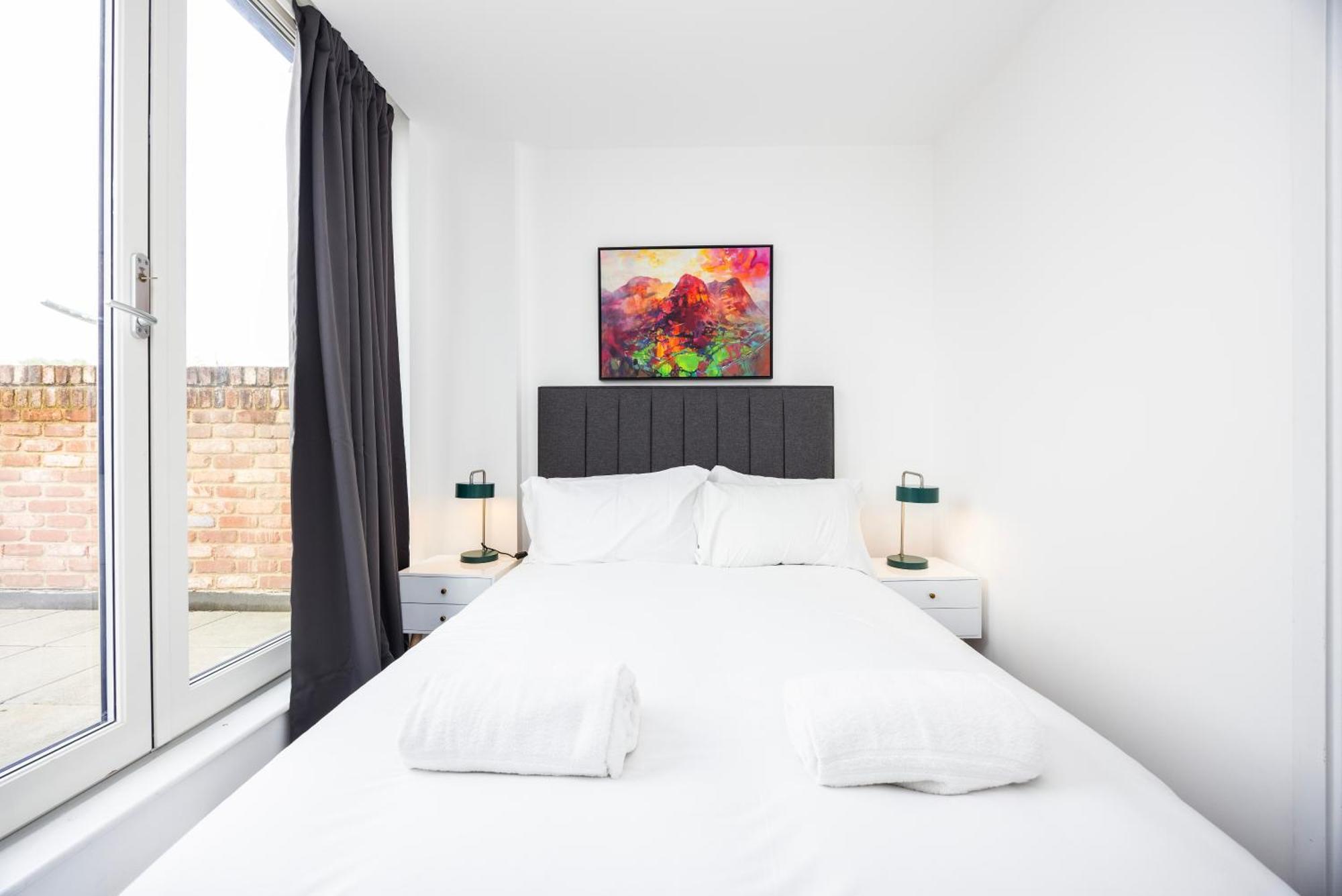 Appartamento Modern 3 Bedroom House With Balconies & Parking Londra